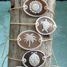 Load image into Gallery viewer, Hand carved Shell Cameo Bracelets