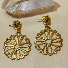 Load image into Gallery viewer, Love-me-not Sun Flower Earrings