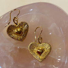 Load image into Gallery viewer, Shinning Love Heart Earrings
