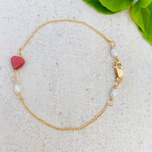 Load image into Gallery viewer, Pearl and Heart Bracelet
