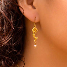 Load image into Gallery viewer, Golden Mermaid & Scallop Shell Dangly Earrings