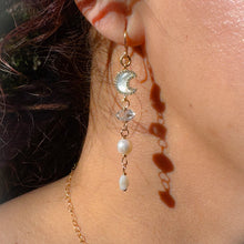 Load image into Gallery viewer, Moon & Star Gold Dangly Earrings
