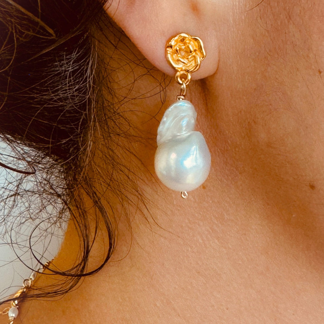 Baroque Pearly Dangle Earrings