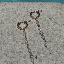 Load image into Gallery viewer, Perlitas Hoops