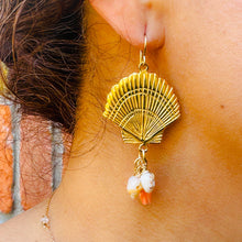 Load image into Gallery viewer, "She Wears Seashells" Scallop Shell Earrings