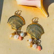 Load image into Gallery viewer, "She Wears Seashells" Scallop Shell Earrings