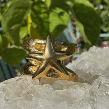 Load image into Gallery viewer, Golden Starfish adjustable Ring