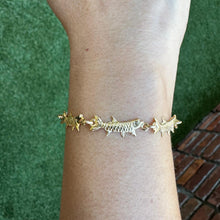 Load image into Gallery viewer, Tarpons around your wrist Bracelet