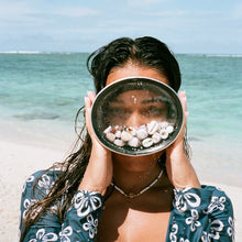 Load image into Gallery viewer, Waves of White Golden Cowry and Shell Choker