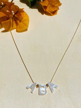 Load image into Gallery viewer, MAMÁ Mother of Pearl Necklace
