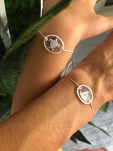 Load image into Gallery viewer, Hand carved Shell Cameo Bracelets