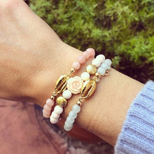 Load image into Gallery viewer, .Cowrie Elastic Bracelet
