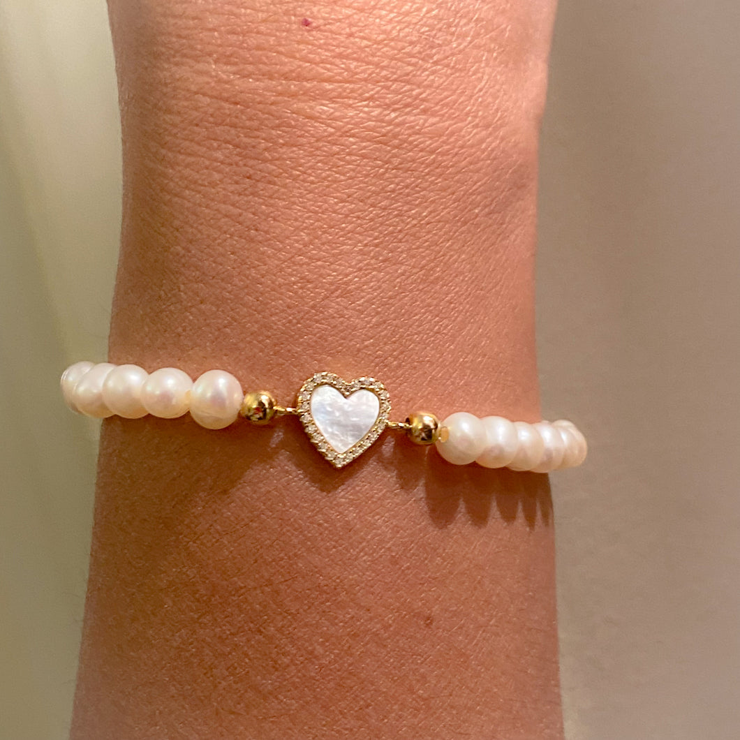 Look of LOVE Heart elastic Pearl Bracelet