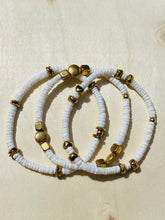 Load image into Gallery viewer, White Clam Heishi Shell elastic bracelet - TRIO
