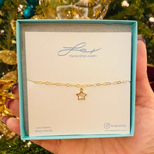 Load image into Gallery viewer, Sparkling tiny Star Bracelet
