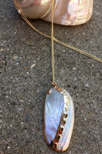 Load image into Gallery viewer, White Abalone Sea Shell Necklace
