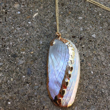 Load image into Gallery viewer, White Abalone Sea Shell Necklace