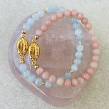 Load image into Gallery viewer, .Cowrie Elastic Bracelet