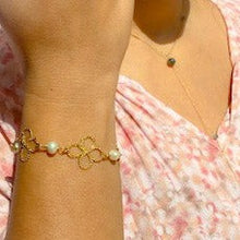 Load image into Gallery viewer, Blooming Clovers and Pearls Toggle bracelet