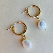 Load image into Gallery viewer, Lanai Pearl and Small Hoop Earrings