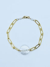 Load image into Gallery viewer, Mother of Pearl "MOM" charm Bracelet