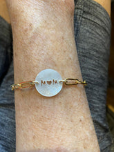 Load image into Gallery viewer, Mother of Pearl "MOM" charm Bracelet