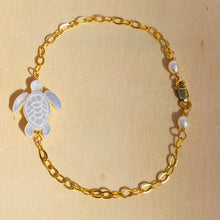 Load image into Gallery viewer, Abalone Mother of Pearl Turtle Bracelet