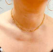 Load image into Gallery viewer, Golden paperclip Choker
