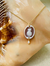 Load image into Gallery viewer, .Hand carved Shell Cameo Necklace (Pineapple)
