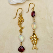 Load image into Gallery viewer, Sea Besties Dangly Earrings