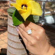 Load image into Gallery viewer, Clover Statement Ring