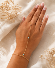 Load image into Gallery viewer, Finger-to-Hand Pearls Bracelet
