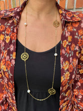 Load image into Gallery viewer, Flower Power &amp; Pearls Necklace
