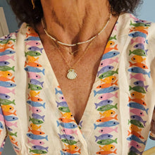 Load image into Gallery viewer, Mother of Pearl Shell Necklace
