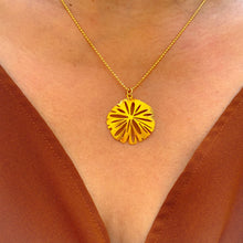 Load image into Gallery viewer, Golden Sand dollar Necklace
