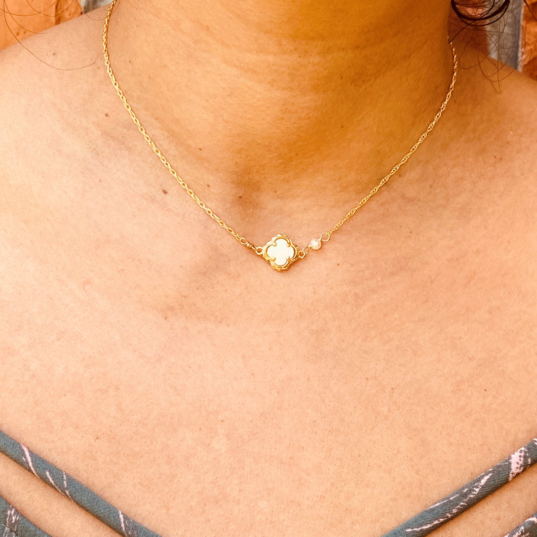 Lucky in Love - sideways Necklace