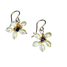 Load image into Gallery viewer, Petals in Pearl Earrings
