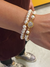 Load image into Gallery viewer, Moonstone and Pearl elastic bracelet Duo
