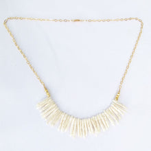 Load image into Gallery viewer, Snow White Pearl Sticks Choker
