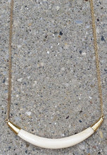 Load image into Gallery viewer, Bone Horn Double chain Necklace
