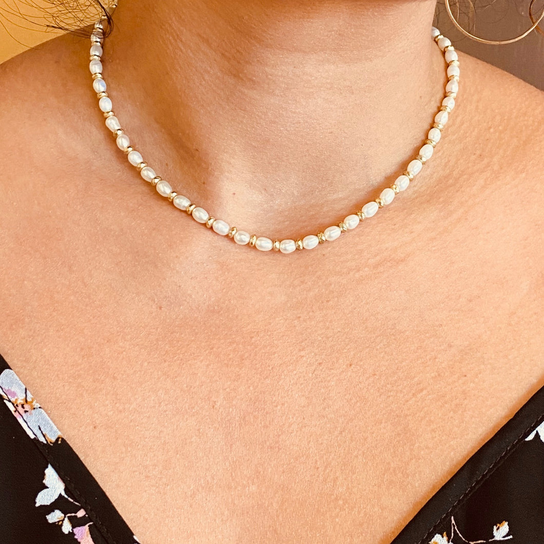 Pretty Lady Golden White Pearl Choker/Necklace