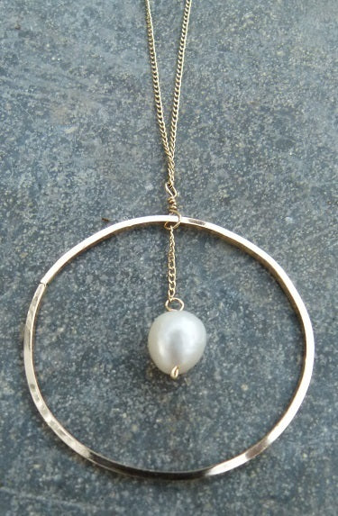 . Handcrafted Circle w/pearl Necklace