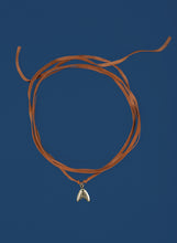 Load image into Gallery viewer, .Wrap around Fish Tail choker
