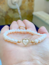 Load image into Gallery viewer, Look of LOVE Heart elastic Pearl Bracelet

