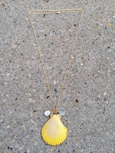 Load image into Gallery viewer, Yellow Scallop Shell Necklace with Aquamarine &amp; Pearl

