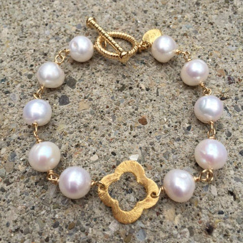 Golden Clover & Pearl Toggle Bracelet