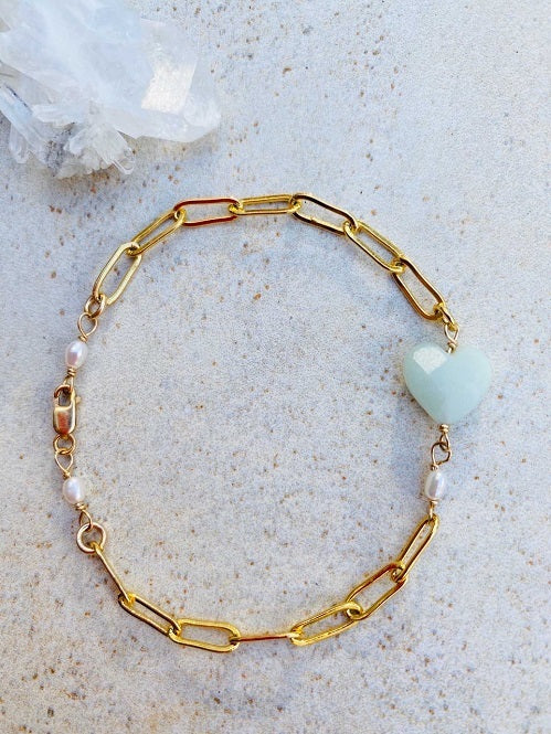 .Heart & Pearl Golden chain Bracelet
