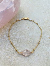 Load image into Gallery viewer, Rose quartz Bracelet

