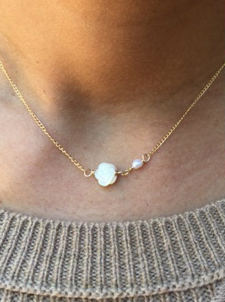 Tiny flower w/Pearl Necklace