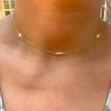 Load image into Gallery viewer, Tiny Pearls Choker
